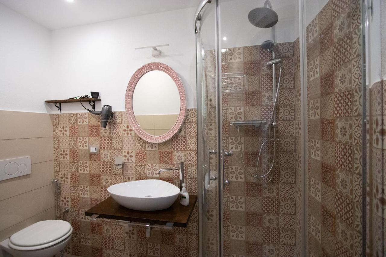 Un Posto Al Sole Bed & Breakfast Molino Nuovo  Exterior photo